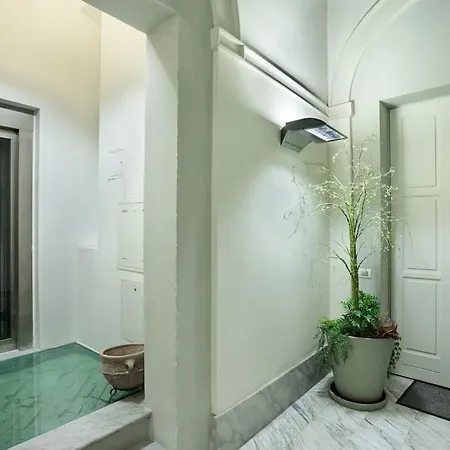 Charming In Parma/ Teatro Regio / Wifi アパート *